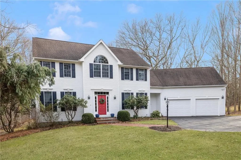 211 Woodridge Drive North Kingstown RI 02874