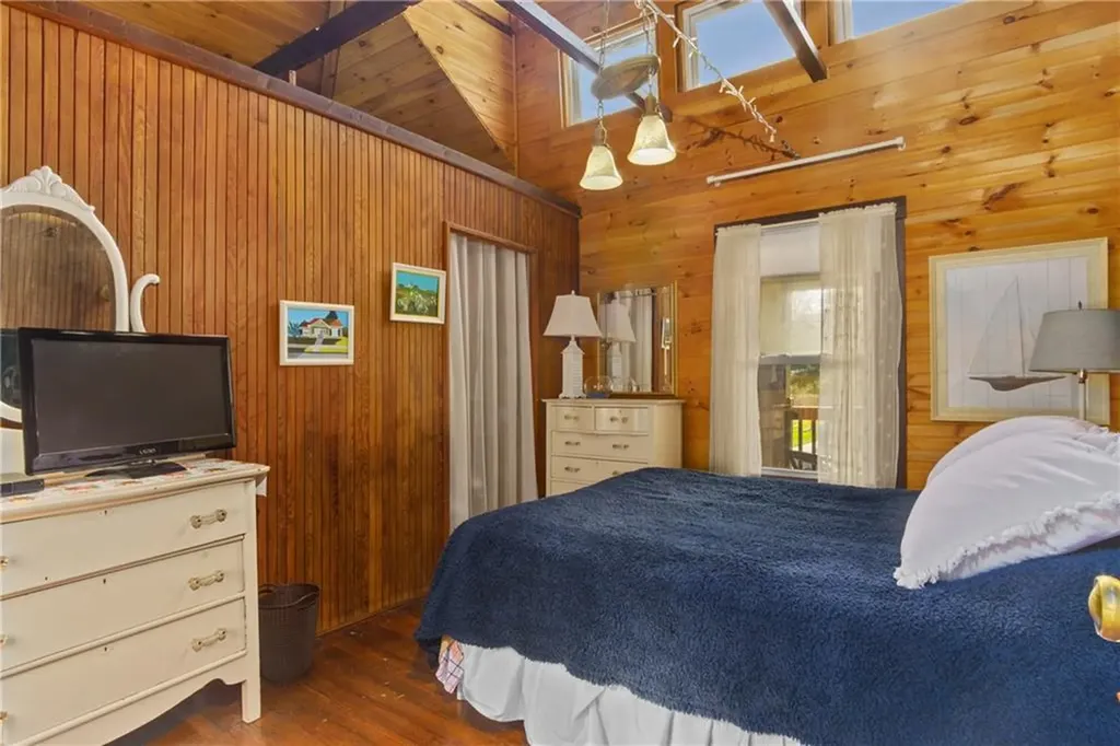 45 Narragansett Boulevard Portsmouth RI 02871