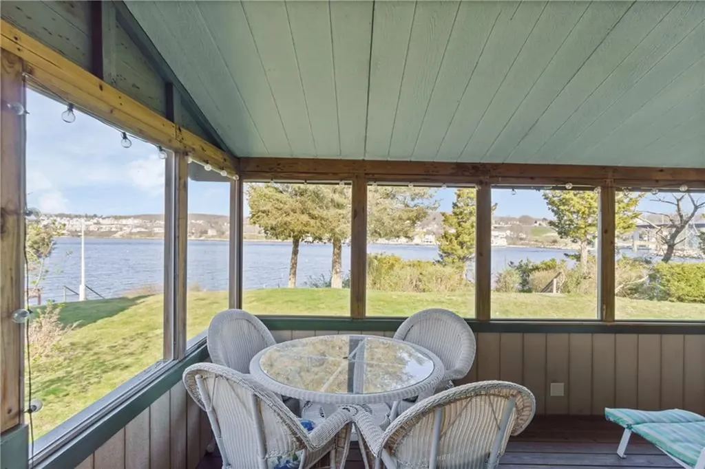 45 Narragansett Boulevard Portsmouth RI 02871