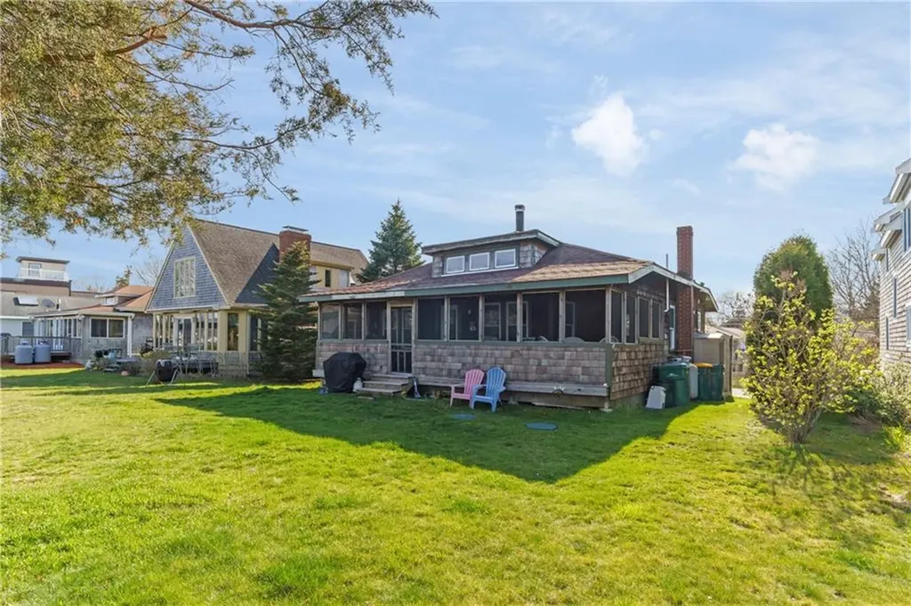 45 Narragansett Boulevard Portsmouth RI 02871