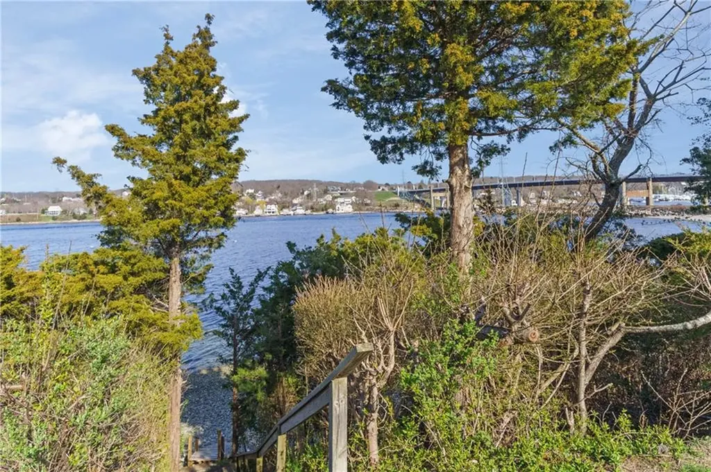 45 Narragansett Boulevard Portsmouth RI 02871