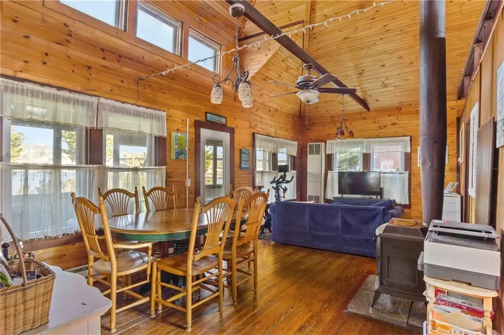 45 Narragansett Boulevard Portsmouth RI 02871