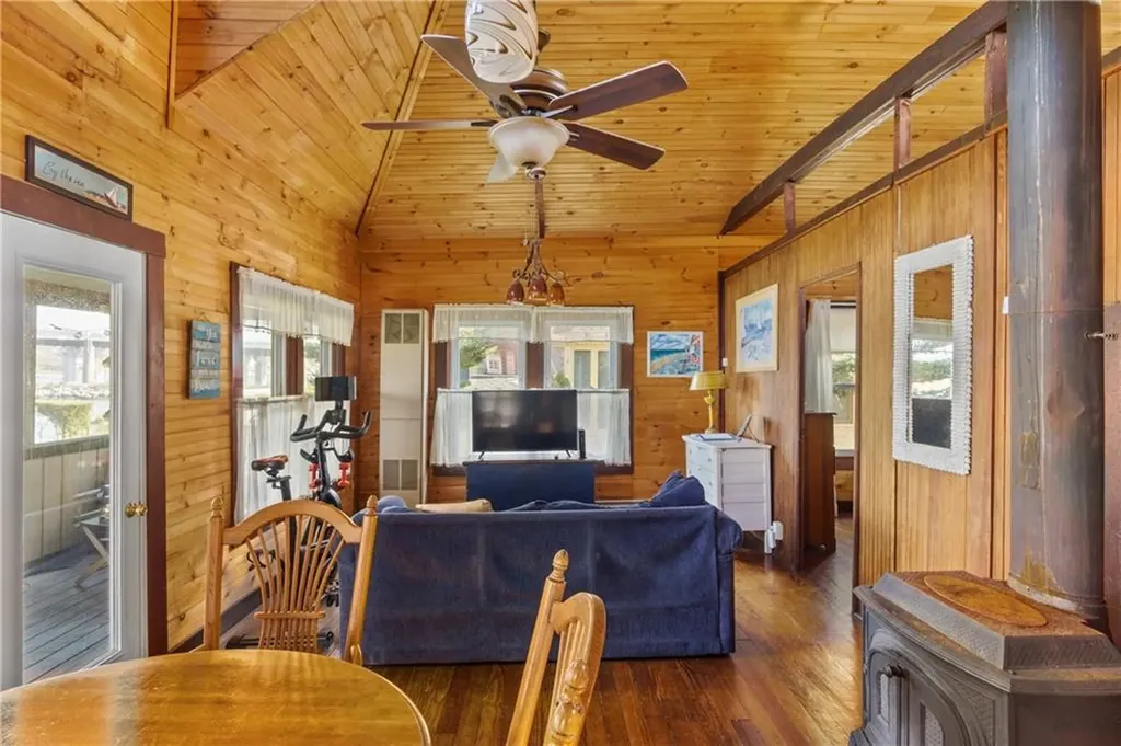 45 Narragansett Boulevard Portsmouth RI 02871