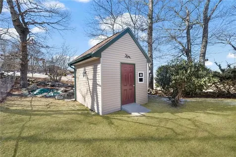 20 Frank Drive Tiverton RI 02878R