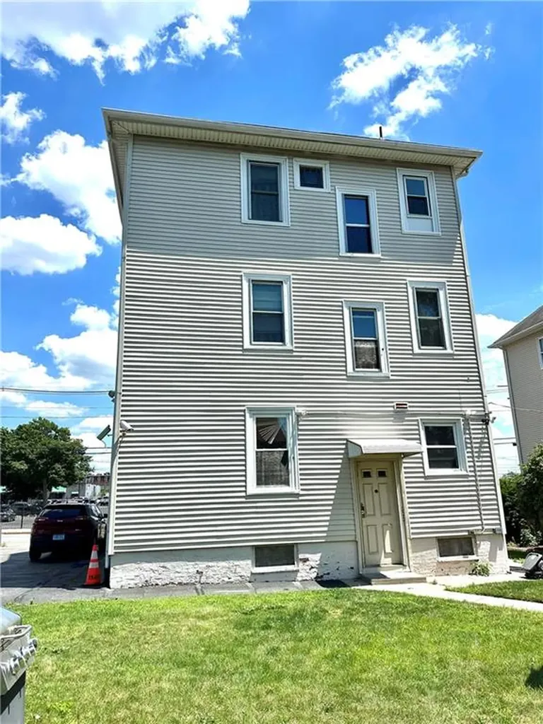 1047 1049 Eddy Street Providence RI 02905