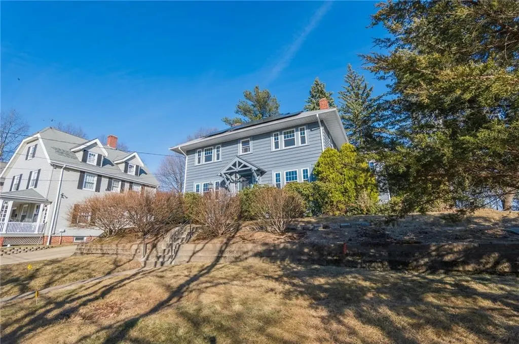 59 Hilltop Avenue Providence RI 02908