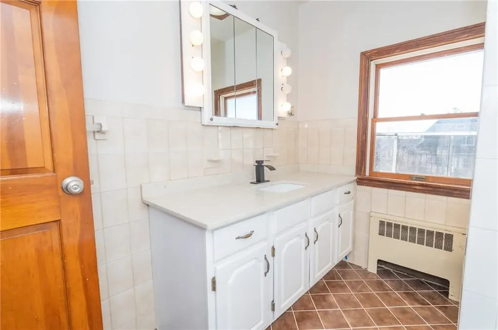 59 Hilltop Avenue Providence RI 02908