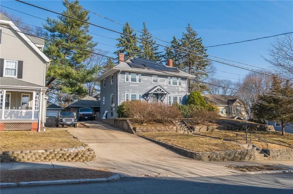 59 Hilltop Avenue Providence RI 02908