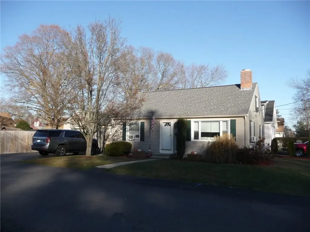 22 Kendall Lane Warwick RI 02888