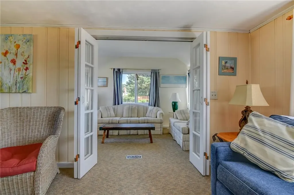 20 Saltaire Avenue Narragansett RI 02882
