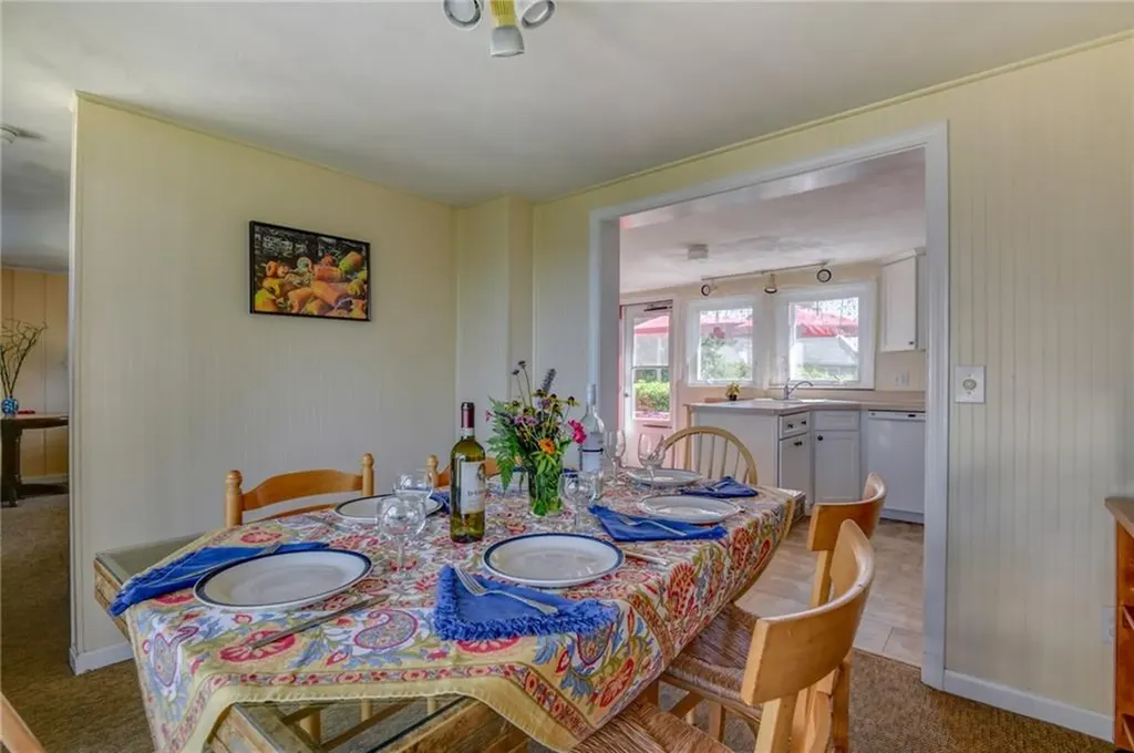 20 Saltaire Avenue Narragansett RI 02882