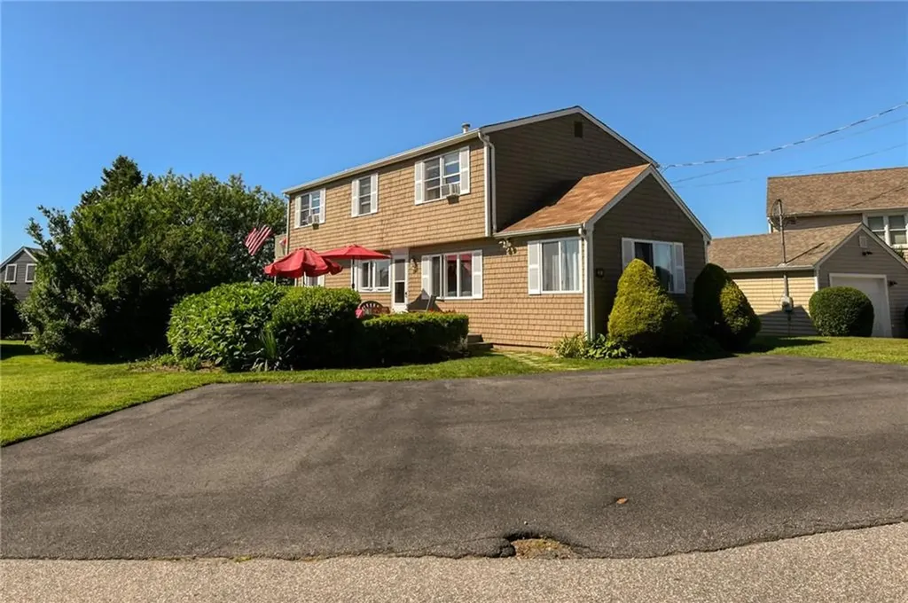 20 Saltaire Avenue Narragansett RI 02882