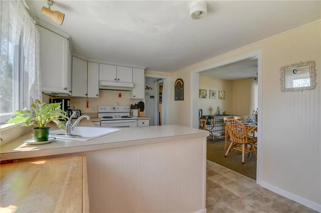 20 Saltaire Avenue Narragansett RI 02882
