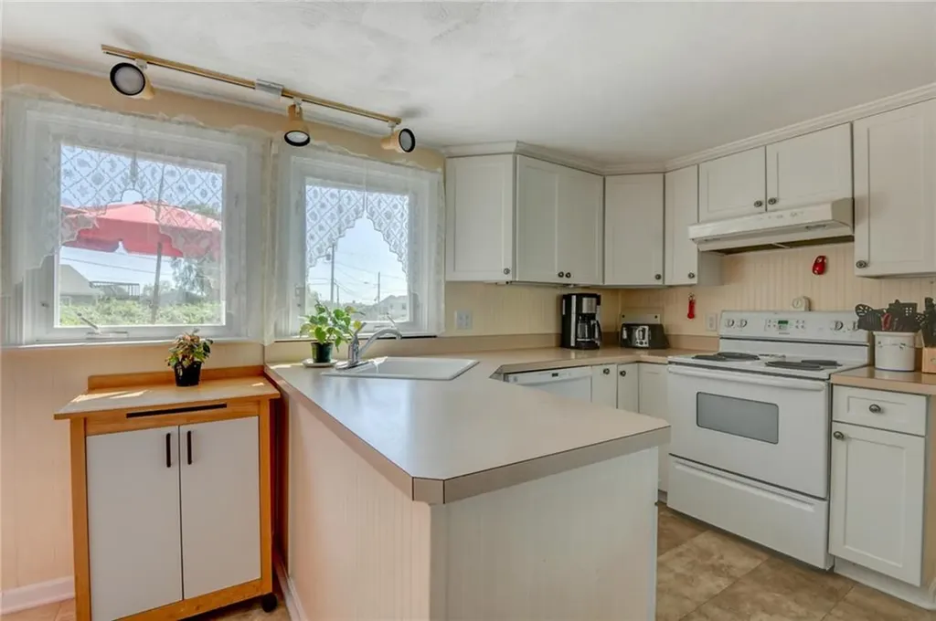 20 Saltaire Avenue Narragansett RI 02882
