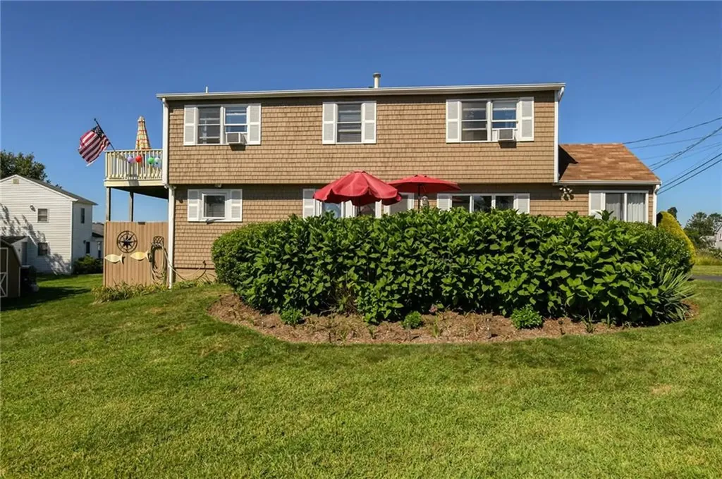 20 Saltaire Avenue Narragansett RI 02882
