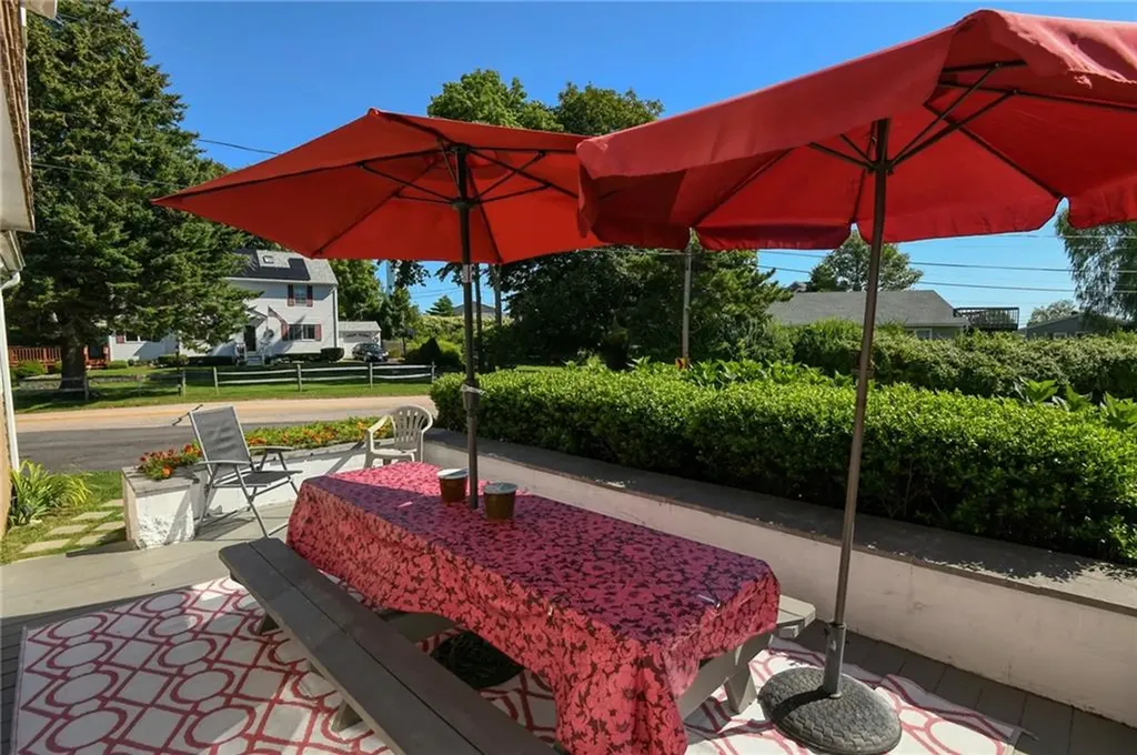 20 Saltaire Avenue Narragansett RI 02882