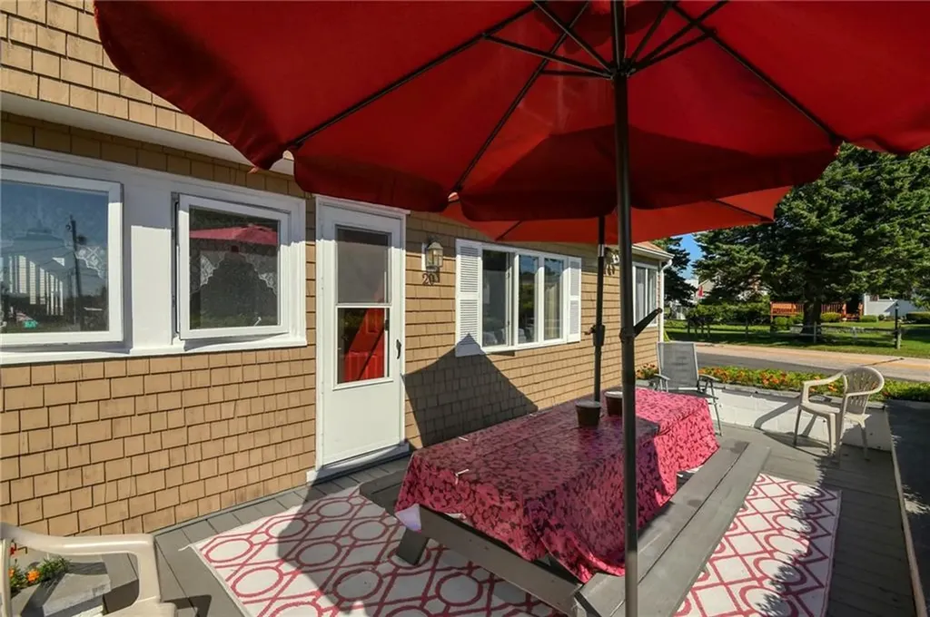 20 Saltaire Avenue Narragansett RI 02882