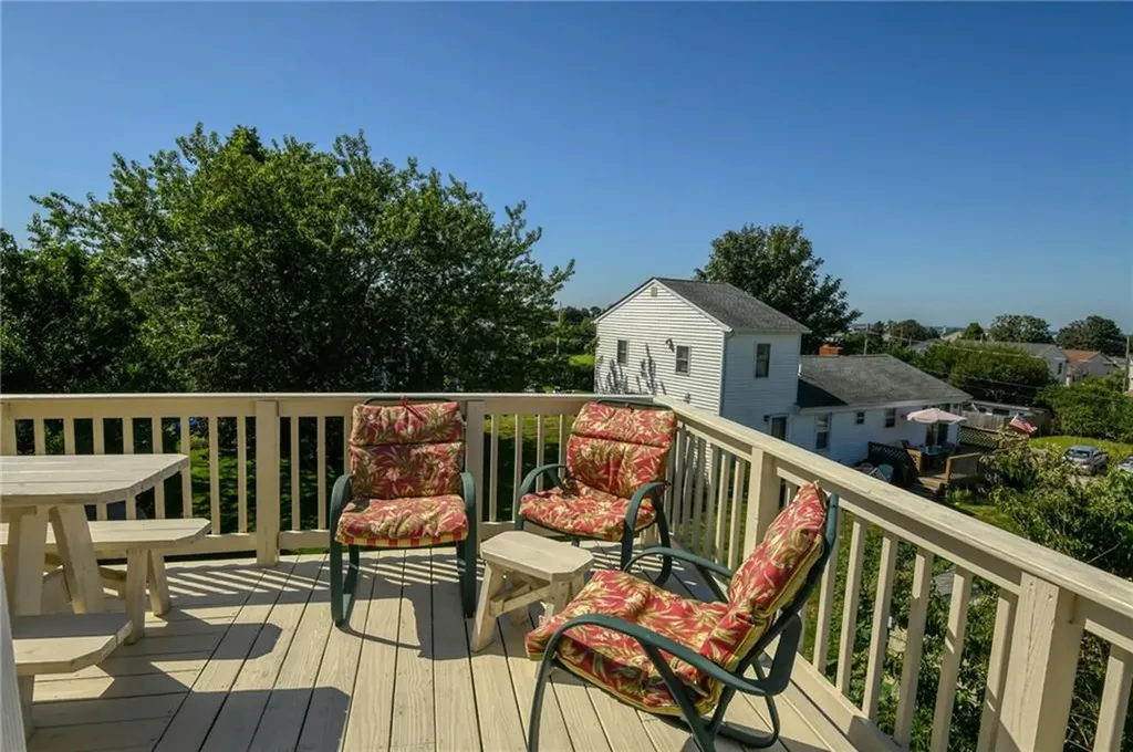 20 Saltaire Avenue Narragansett RI 02882