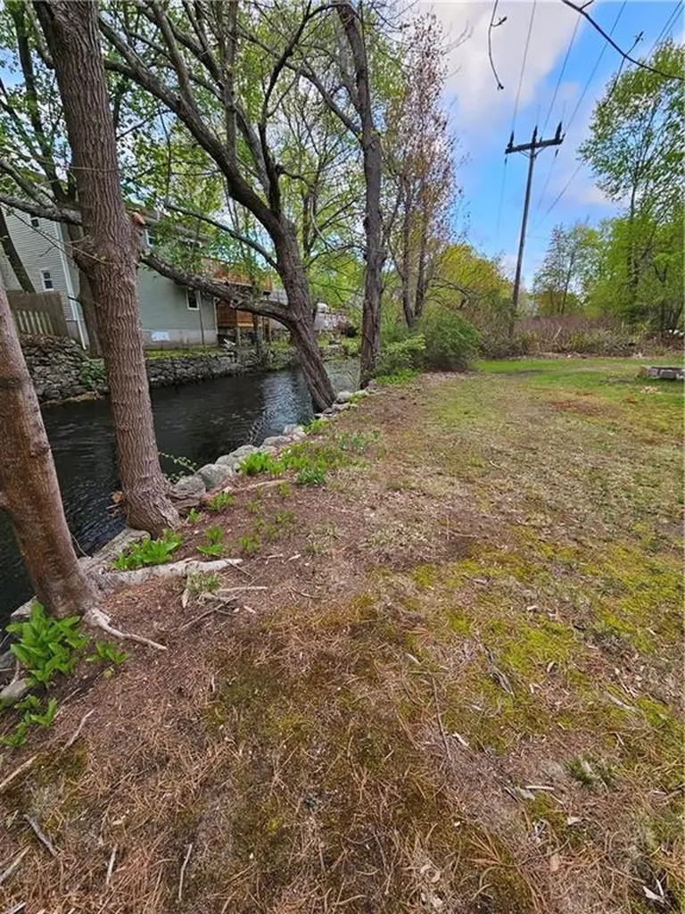 57 River Road Smithfield RI 02917