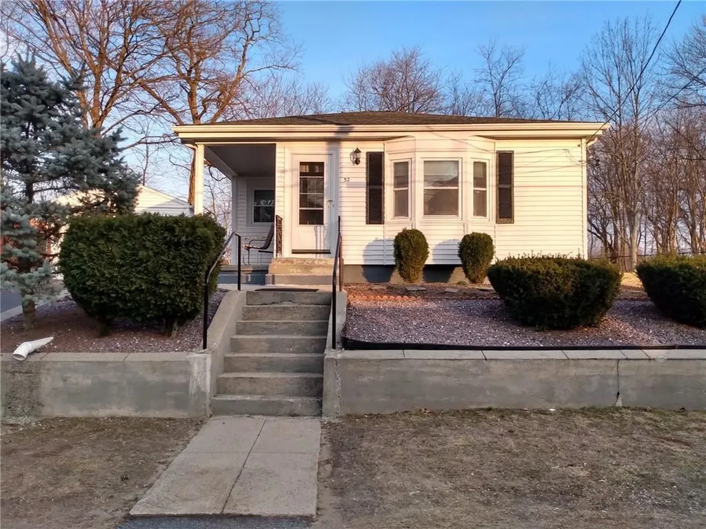 32 Peach Hill Avenue North Providence RI 02911