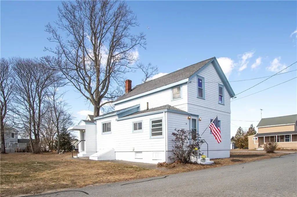 10 Beach Street Portsmouth RI 02871
