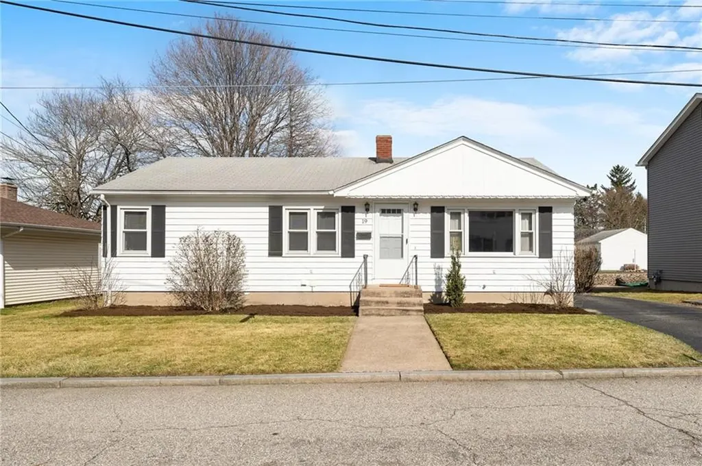 19 Minto Street Providence RI 02908