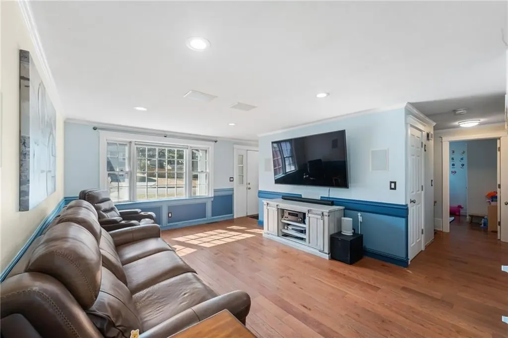 10 Morningside Drive West Warwick RI 02893