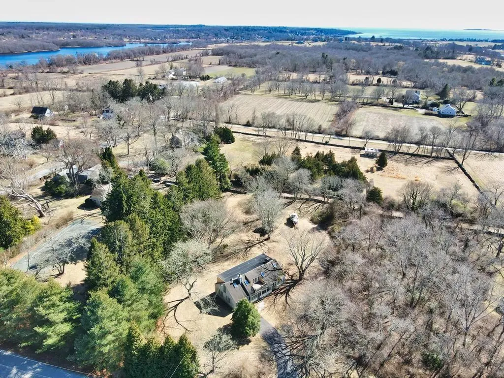 33 Bonniefield Drive Tiverton RI 02878