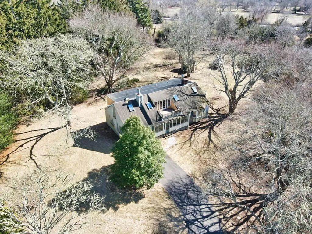 33 Bonniefield Drive Tiverton RI 02878