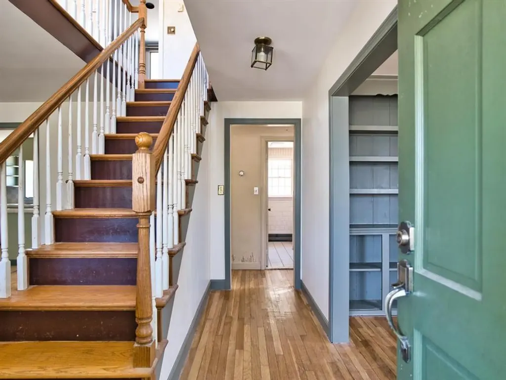 33 Bonniefield Drive Tiverton RI 02878