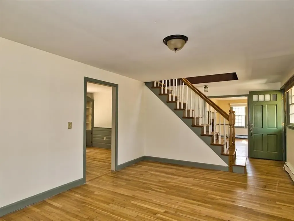 33 Bonniefield Drive Tiverton RI 02878