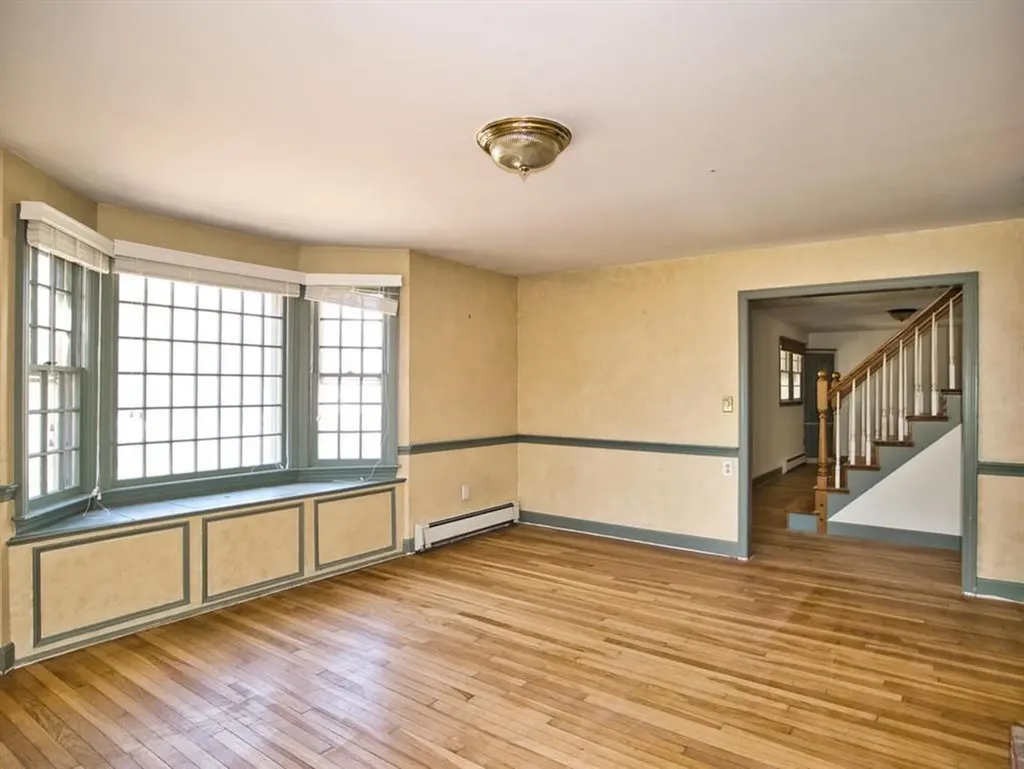 33 Bonniefield Drive Tiverton RI 02878