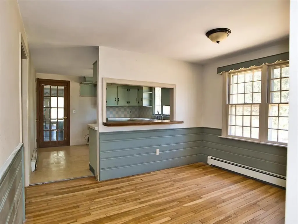 33 Bonniefield Drive Tiverton RI 02878