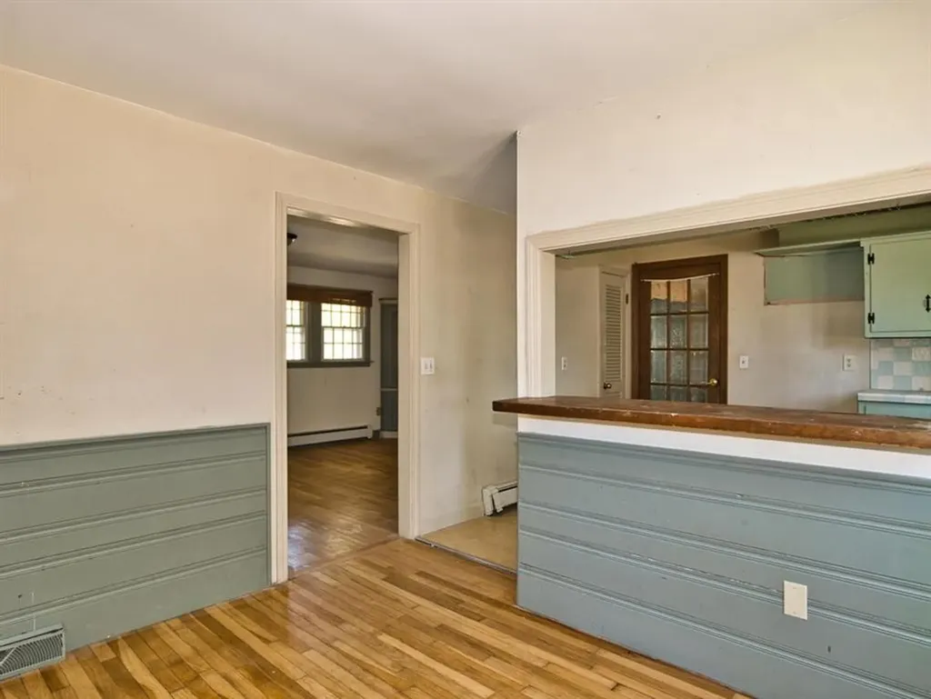 33 Bonniefield Drive Tiverton RI 02878