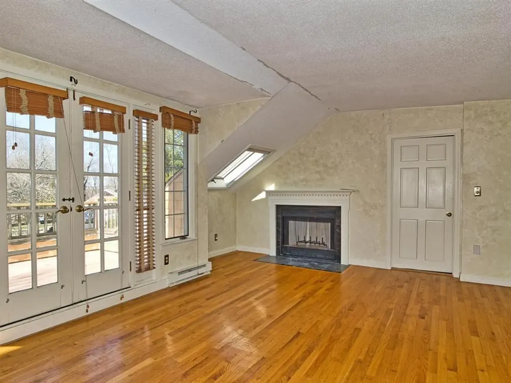 33 Bonniefield Drive Tiverton RI 02878