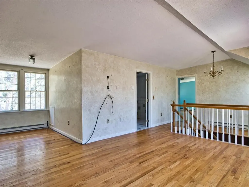 33 Bonniefield Drive Tiverton RI 02878