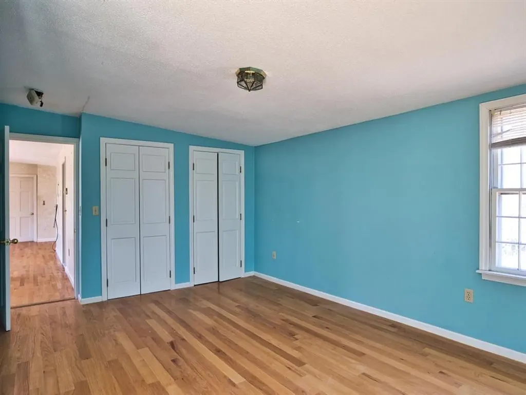 33 Bonniefield Drive Tiverton RI 02878