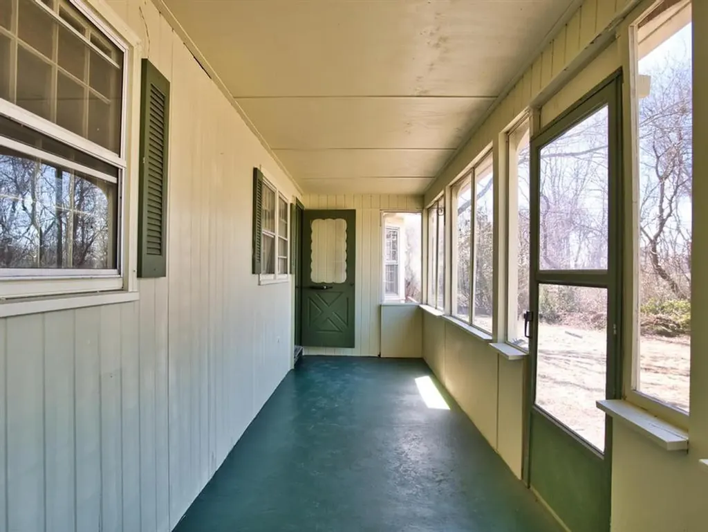 33 Bonniefield Drive Tiverton RI 02878