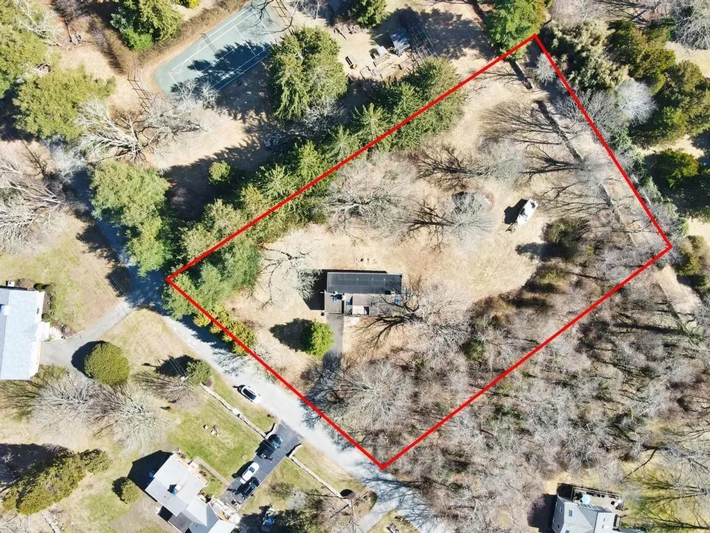 33 Bonniefield Drive Tiverton RI 02878