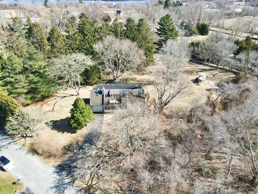 33 Bonniefield Drive Tiverton RI 02878