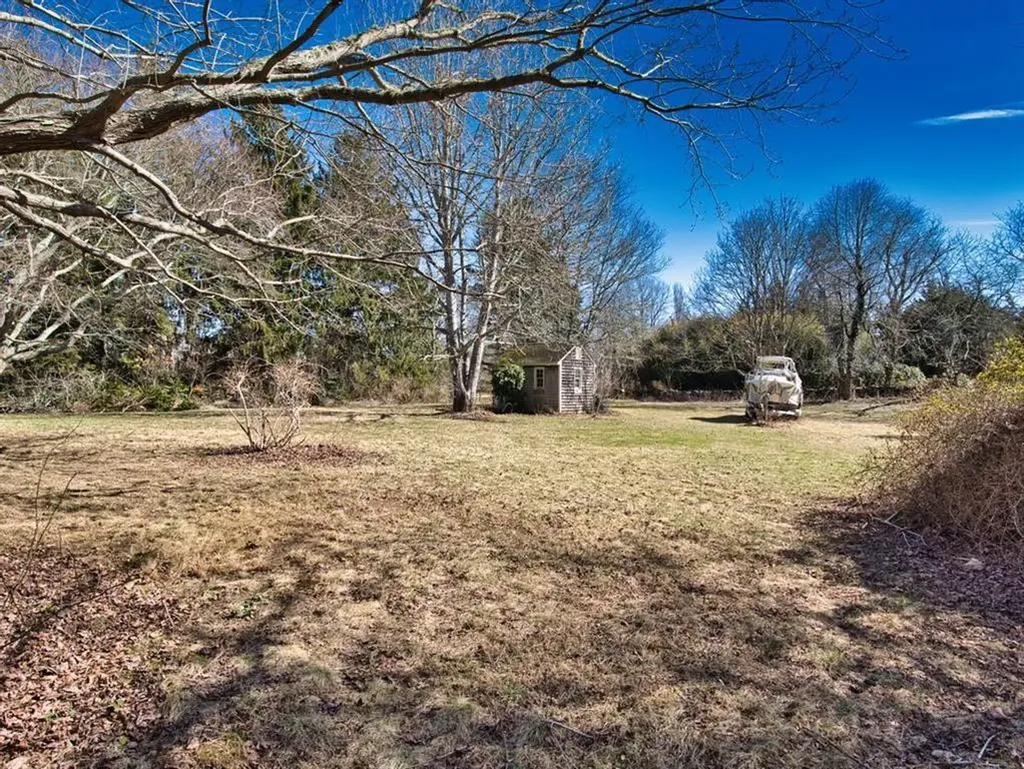 33 Bonniefield Drive Tiverton RI 02878