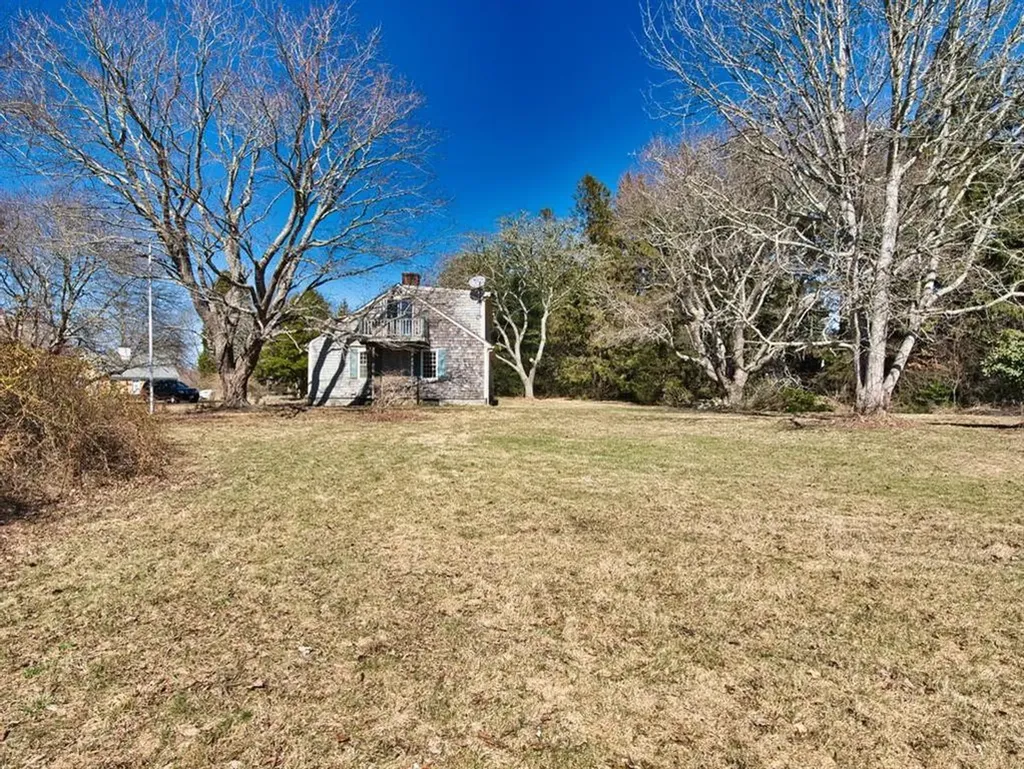 33 Bonniefield Drive Tiverton RI 02878