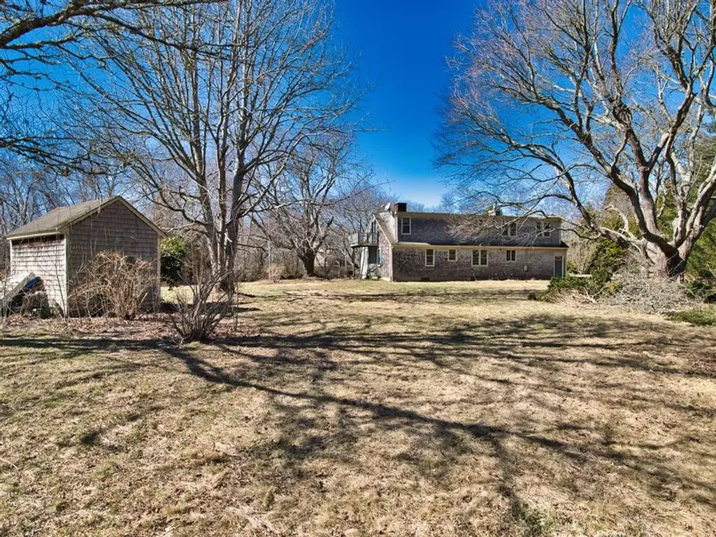 33 Bonniefield Drive Tiverton RI 02878