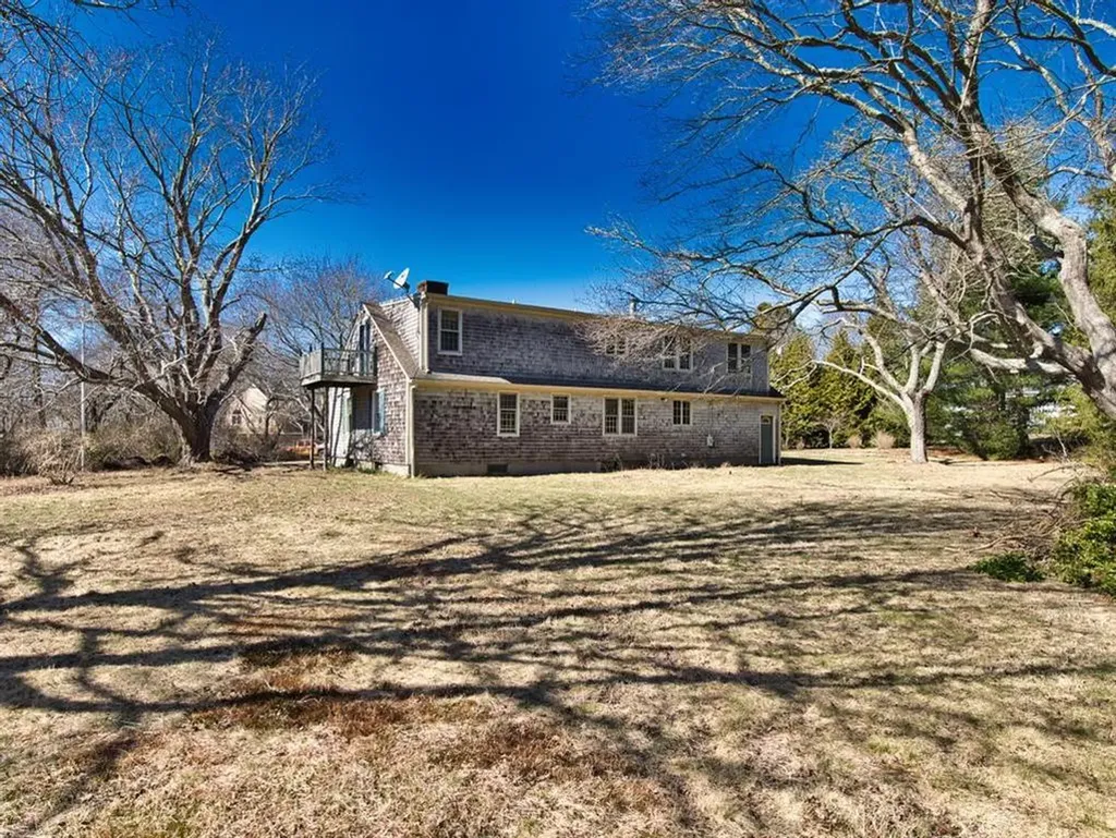 33 Bonniefield Drive Tiverton RI 02878