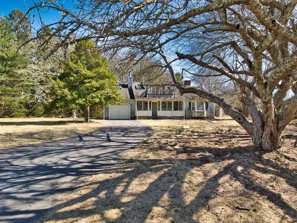 33 Bonniefield Drive Tiverton RI 02878