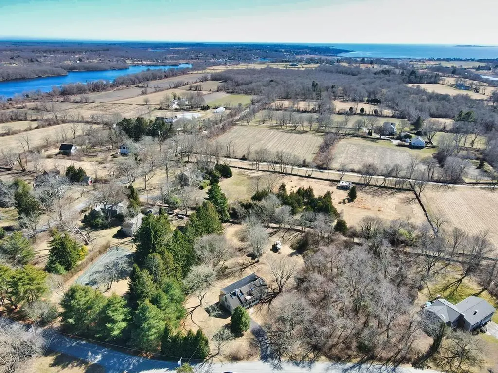 33 Bonniefield Drive Tiverton RI 02878