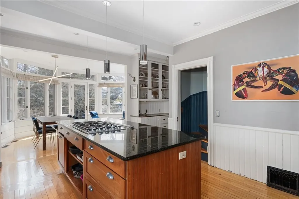 251 Olney Street Providence RI 02906