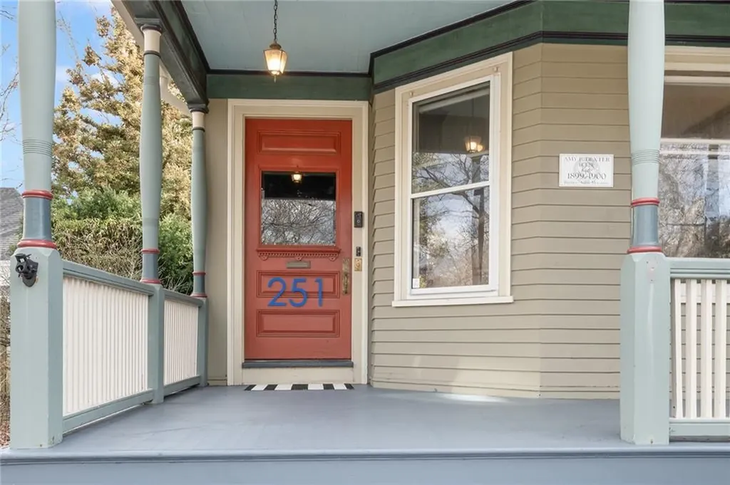 251 Olney Street Providence RI 02906