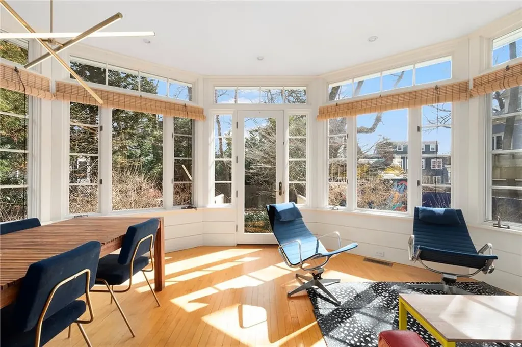 251 Olney Street Providence RI 02906