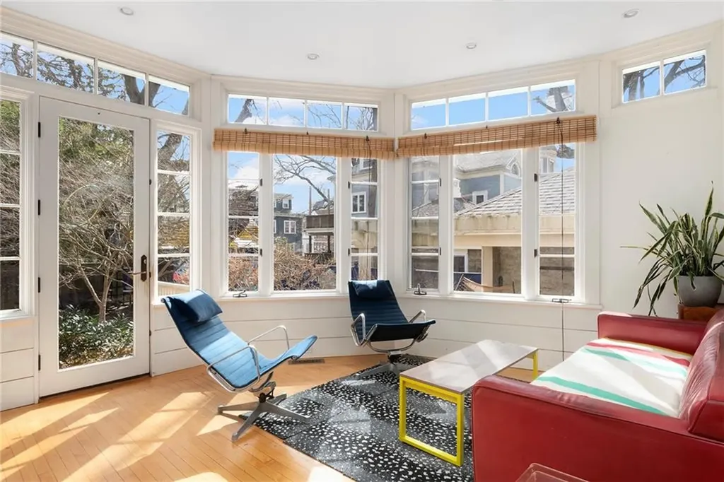 251 Olney Street Providence RI 02906
